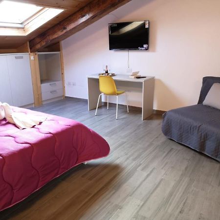 Cuore Partenopeo B&B Napoli Bagian luar foto