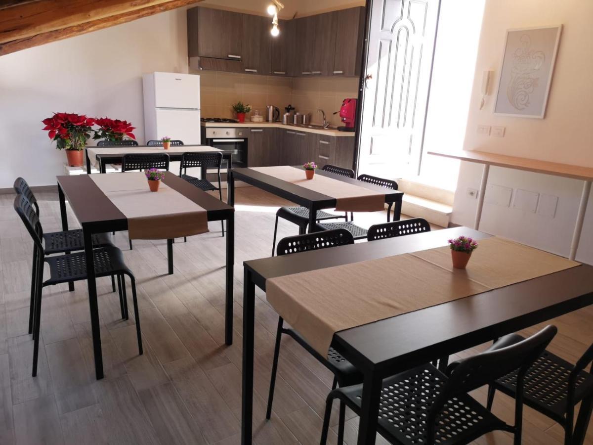 Cuore Partenopeo B&B Napoli Bagian luar foto