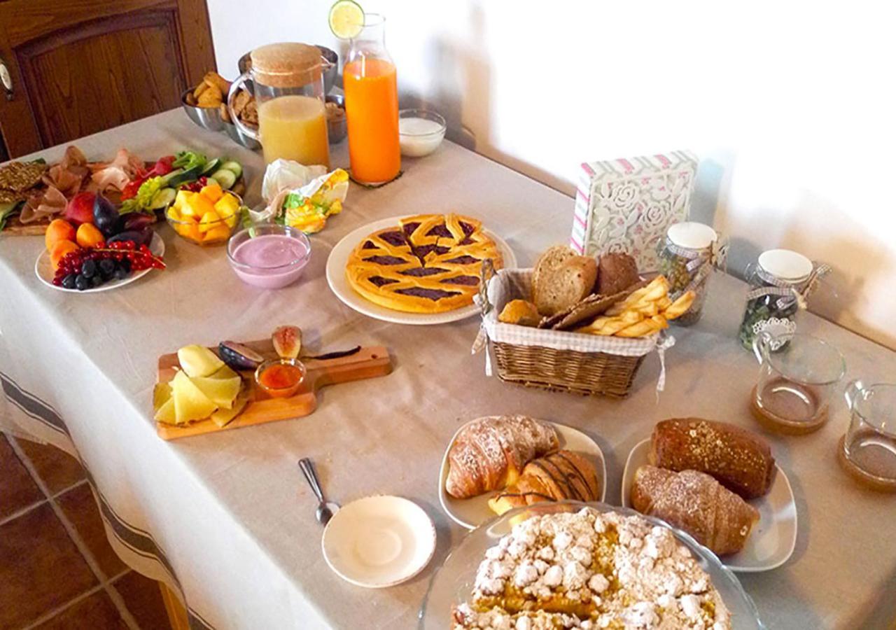 Cuore Partenopeo B&B Napoli Bagian luar foto